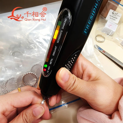 0.1ct 3mm D VVS Moissanite Anneau de bande complète d'éternité – 925 Argent Sterling Fiançailles et bijoux de fête pour les femmes